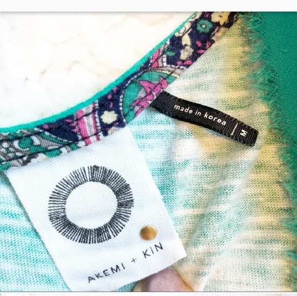 Moving Sale! Akemi+kin M anthro tunic top - Picture 2 of 4